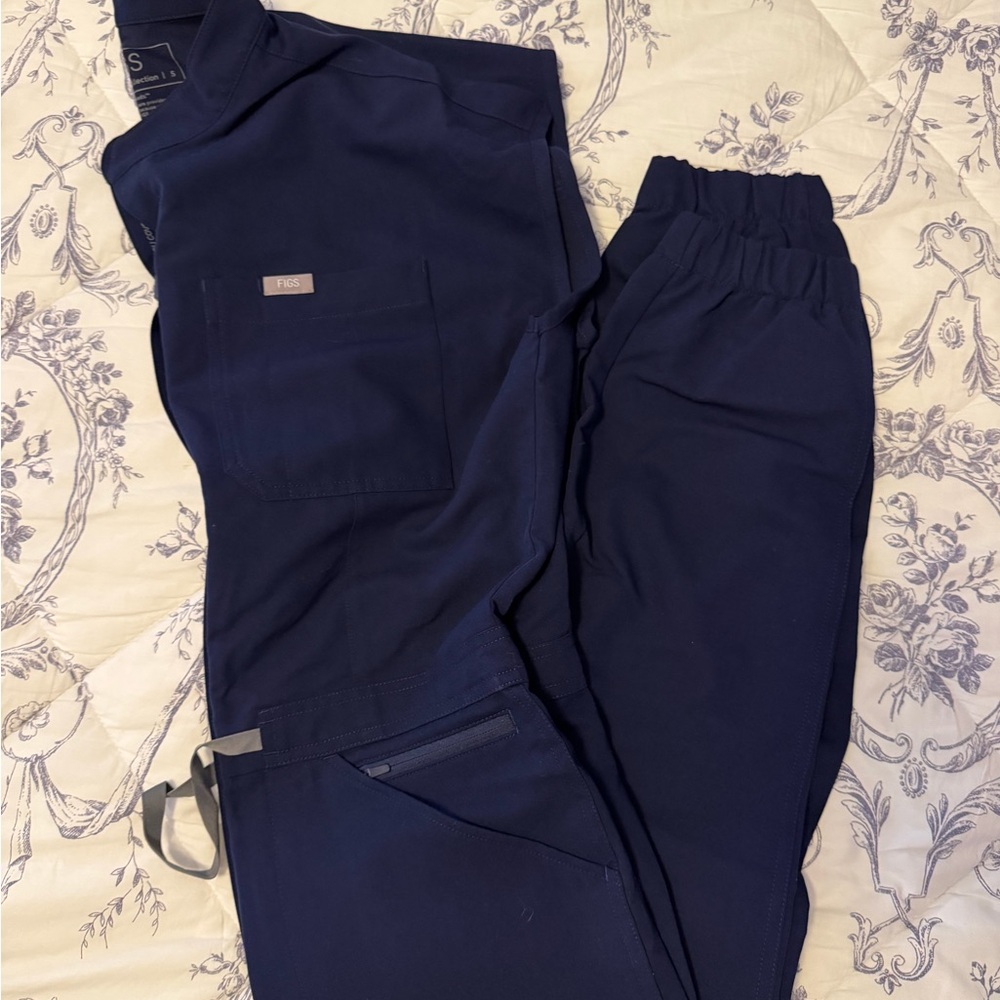 Figs Deep Blue Scrub Ensemble